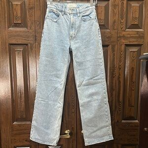Women's Light Wash High Rise 90s Relaxed Jeans